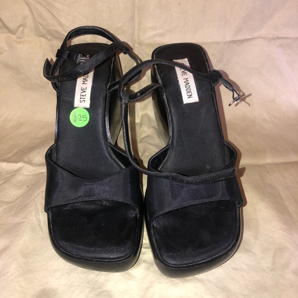 The CUTEST Steve Madden black heels